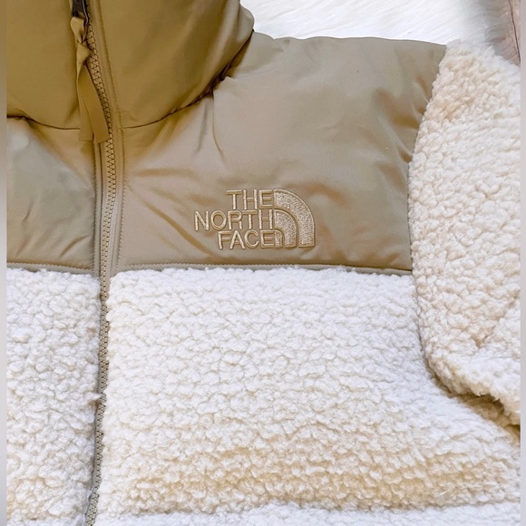 The North Face Sherpa Nuptse Jacket - Picture 4 of 12